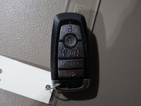 Used 2018 Ford Expedition Limited image 28