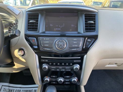 Used 2017 Nissan Pathfinder S AWD/4WD image 16