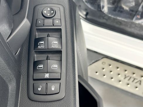 Used 2018 RAM 1500 Express image 17