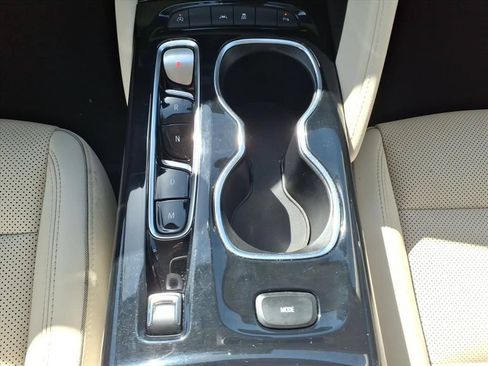 Used 2022 Buick Envision Essence w/ Technology Package I FWD image 27