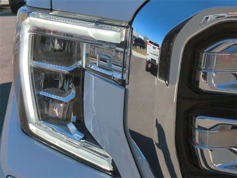 Used 2022 GMC Sierra 1500 SLT w/ Driver Alert Package II image 9