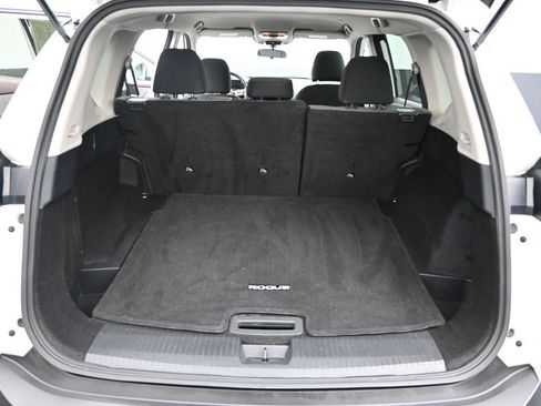 Used 2023 Nissan Rogue SV image 11