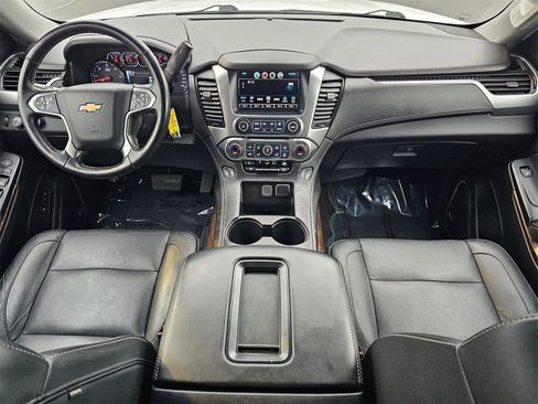Used 2018 Chevrolet Suburban LT image 15