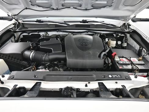 Used 2019 Toyota Tacoma TRD Sport image 18