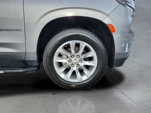 Certified 2023 Chevrolet Suburban Premier image 29