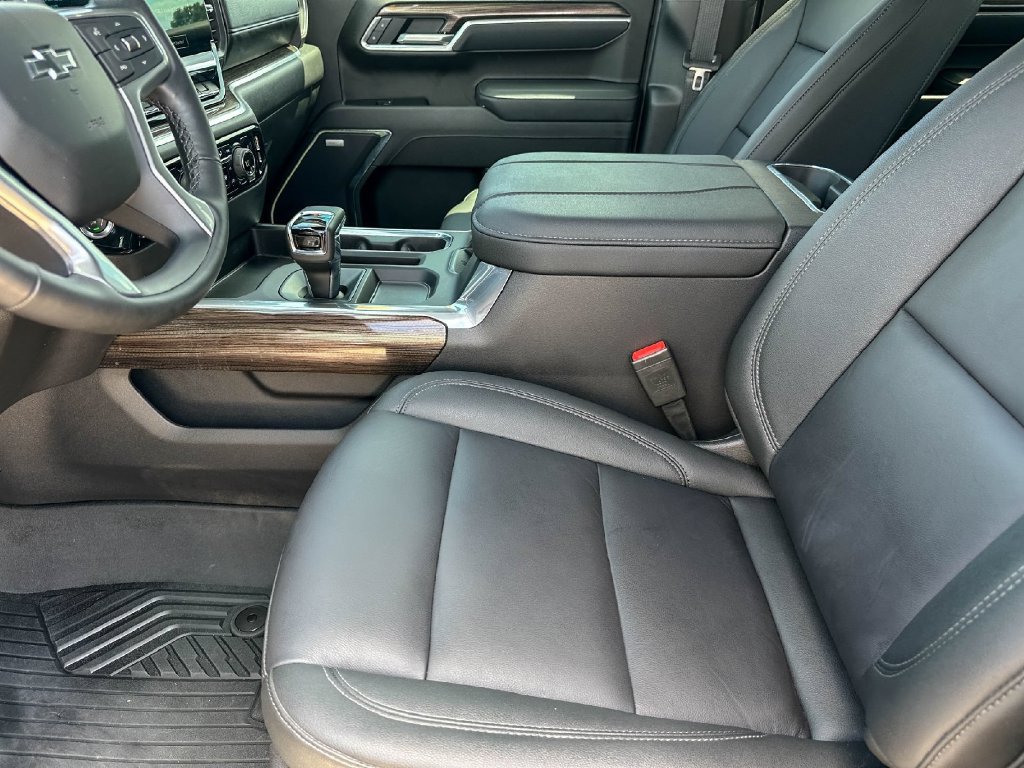 Used 2026 Chevrolet Silverado 1500 LT Trail Boss w/ Convenience Package II AWD/4WD image 13