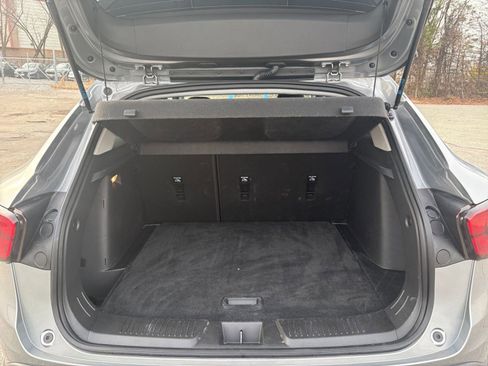 Used 2025 Chevrolet Trax LT w/ LT Convenience Package image 29