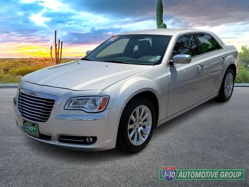 Used 2012 Chrysler 300 Limited RWD image 5