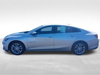 Used 2017 Chevrolet Malibu LT video 2