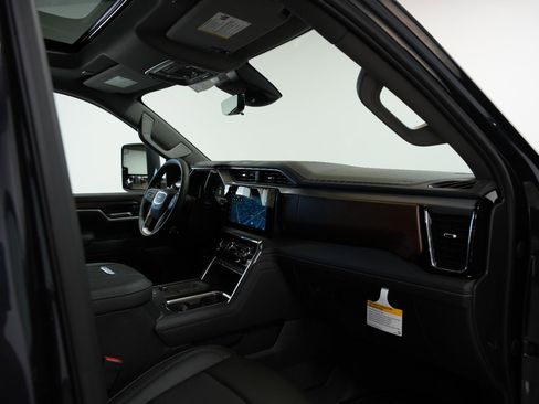 New 2025 GMC Sierra 2500 Denali w/ Denali Reserve Package image 19