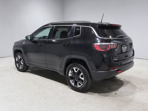 Used 2017 Jeep Compass Trailhawk w/ Leather Interior Group AWD/4WD image 4