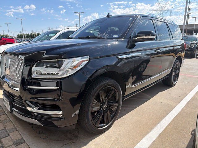Used 2019 Lincoln Navigator Reserve w/ Cargo Package AWD/4WD image 2