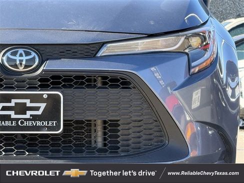 Used 2022 Toyota Corolla LE image 4