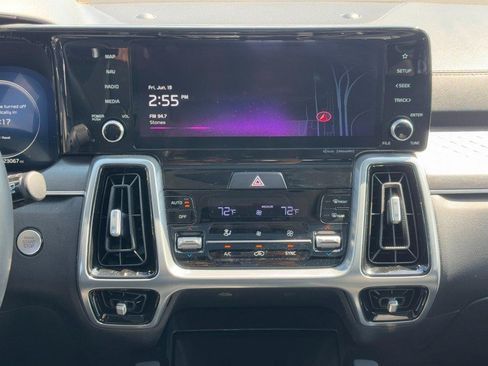 Used 2023 Kia Sorento SX AWD/4WD image 14