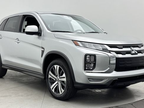 Used 2026 Mitsubishi Outlander Sport ES AWD/4WD image 3