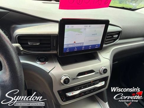 Used 2022 Ford Explorer XLT w/ Equipment Group 202A AWD/4WD image 13