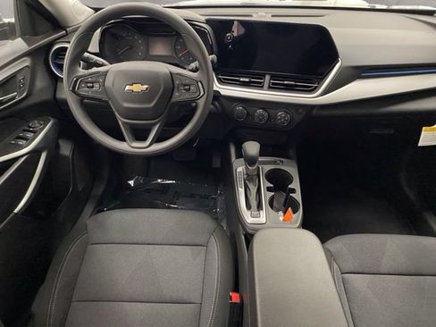 New 2026 Chevrolet Trax LS w/ LS Convenience Package FWD image 2