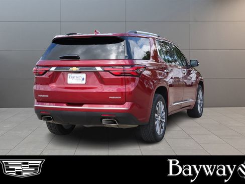 Used 2023 Chevrolet Traverse Premier image 5