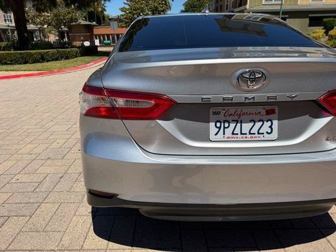 Used 2019 Toyota Camry LE w/ Carpet Mat Package FWD image 18