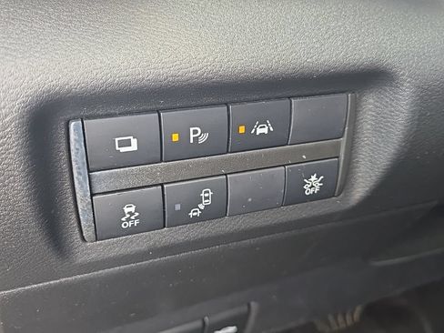 Used 2023 Nissan Kicks S FWD image 13