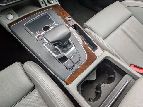 Used 2019 Audi Q5 2.0T Premium Plus AWD/4WD image 24