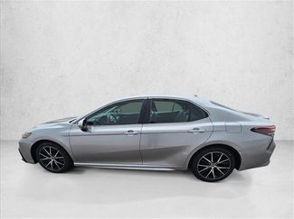 Used 2023 Toyota Camry SE video 2