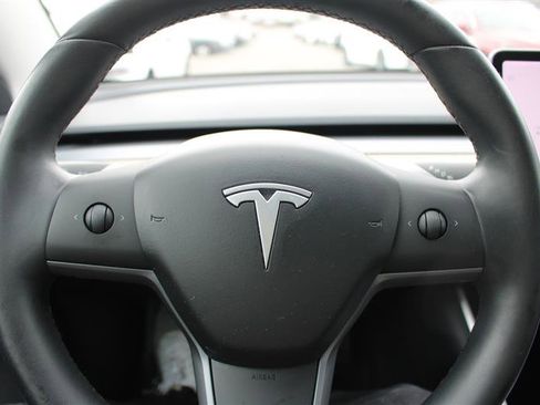 Used 2018 Tesla Model 3 Long Range image 16