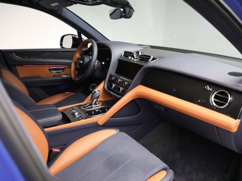 Certified 2024 Bentley Bentayga image 27