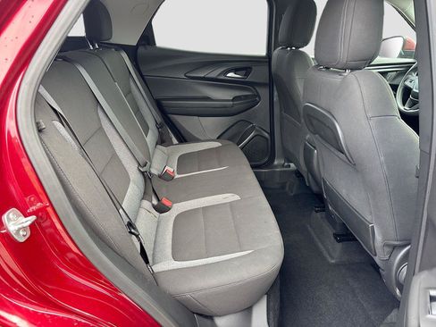 Used 2025 Chevrolet TrailBlazer LT FWD image 24