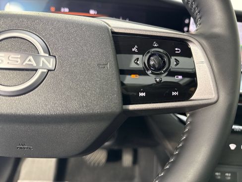 Certified 2025 Nissan Murano SL w/ Cargo Package AWD/4WD image 15