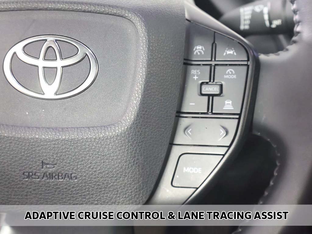 Used 2025 Toyota Prius LE FWD image 4