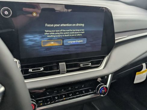 New 2026 Chevrolet Equinox LT w/ Convenience Package II image 20