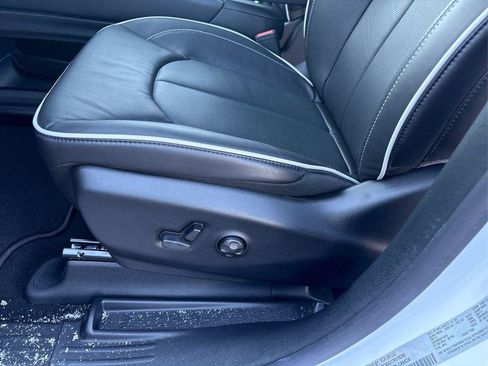 New 2026 Chrysler Pacifica Limited w/ S Appearance Package AWD/4WD image 19