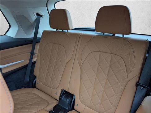 Used 2023 BMW X7 xDrive40i w/ Executive Package image 23