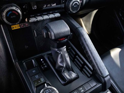 Certified 2025 Toyota 4Runner TRD Off-Road Premium image 29