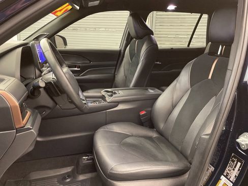 Used 2024 Toyota Grand Highlander AWD Hybrid image 20