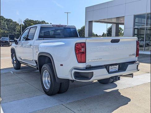 New 2026 Chevrolet Silverado 3500 High Country w/ High Country Premium Package AWD/4WD image 8