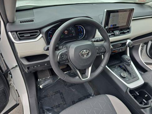 Used 2024 Toyota RAV4 XLE w/ Convenience Package image 15
