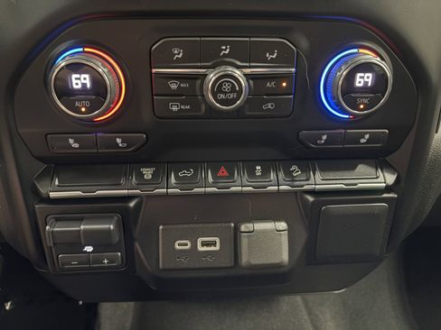 Used 2023 Chevrolet Silverado 2500 LT w/ Convenience Package image 16