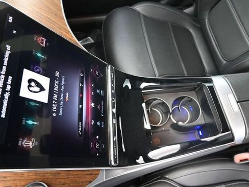 Used 2024 Mercedes-Benz GLC 300 image 17