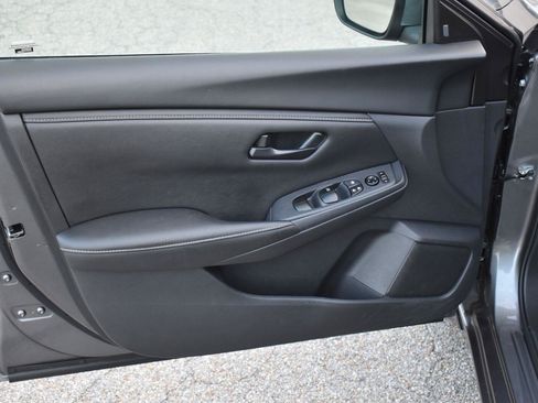 Used 2025 Nissan Sentra S FWD image 19