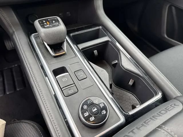 Certified 2025 Nissan Pathfinder SV AWD/4WD image 42