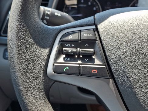 Used 2017 Hyundai Elantra SE FWD image 22