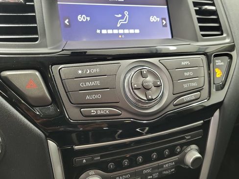 Used 2020 Nissan Pathfinder S FWD image 26