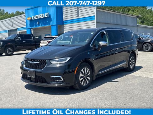 Used 2023 Chrysler Pacifica Limited FWD image 1