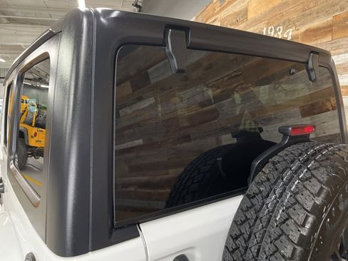 Used 2021 Jeep Wrangler Unlimited Sahara w/ Dual Top Group image 21