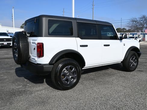 Used 2023 Ford Bronco Big Bend image 2