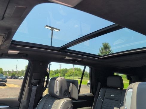 Used 2025 Cadillac Escalade Sport Platinum w/ LPO, ONYX Package AWD/4WD image 20