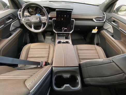 New 2026 GMC Acadia Denali Ultimate AWD/4WD image 3