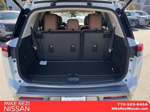 New 2026 Nissan Pathfinder Platinum AWD/4WD image 8